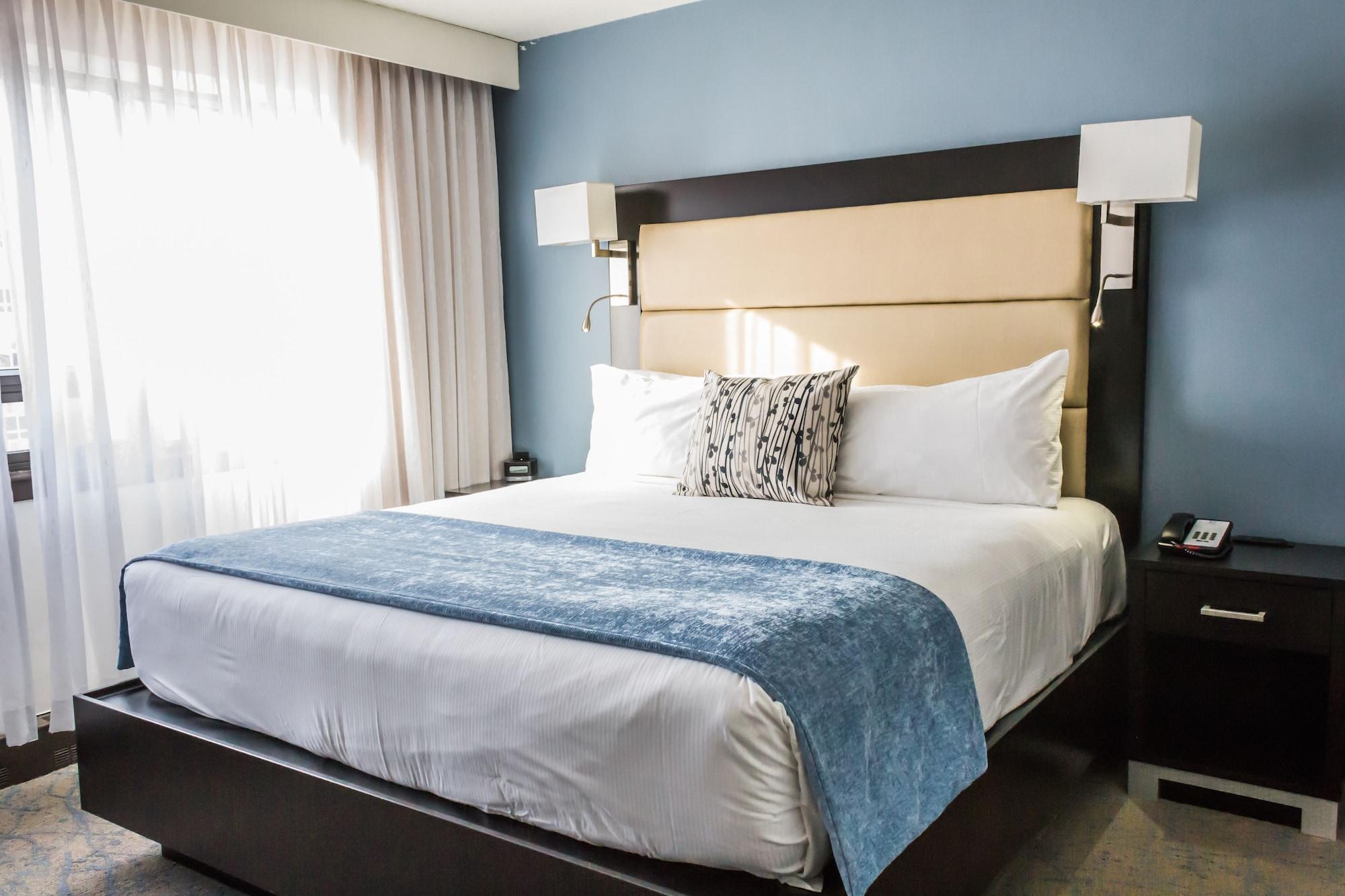 Ottawa Embassy Hotel & Suites Екстериор снимка