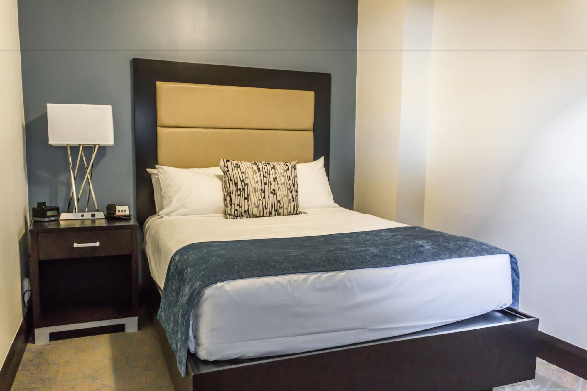 Ottawa Embassy Hotel & Suites Екстериор снимка