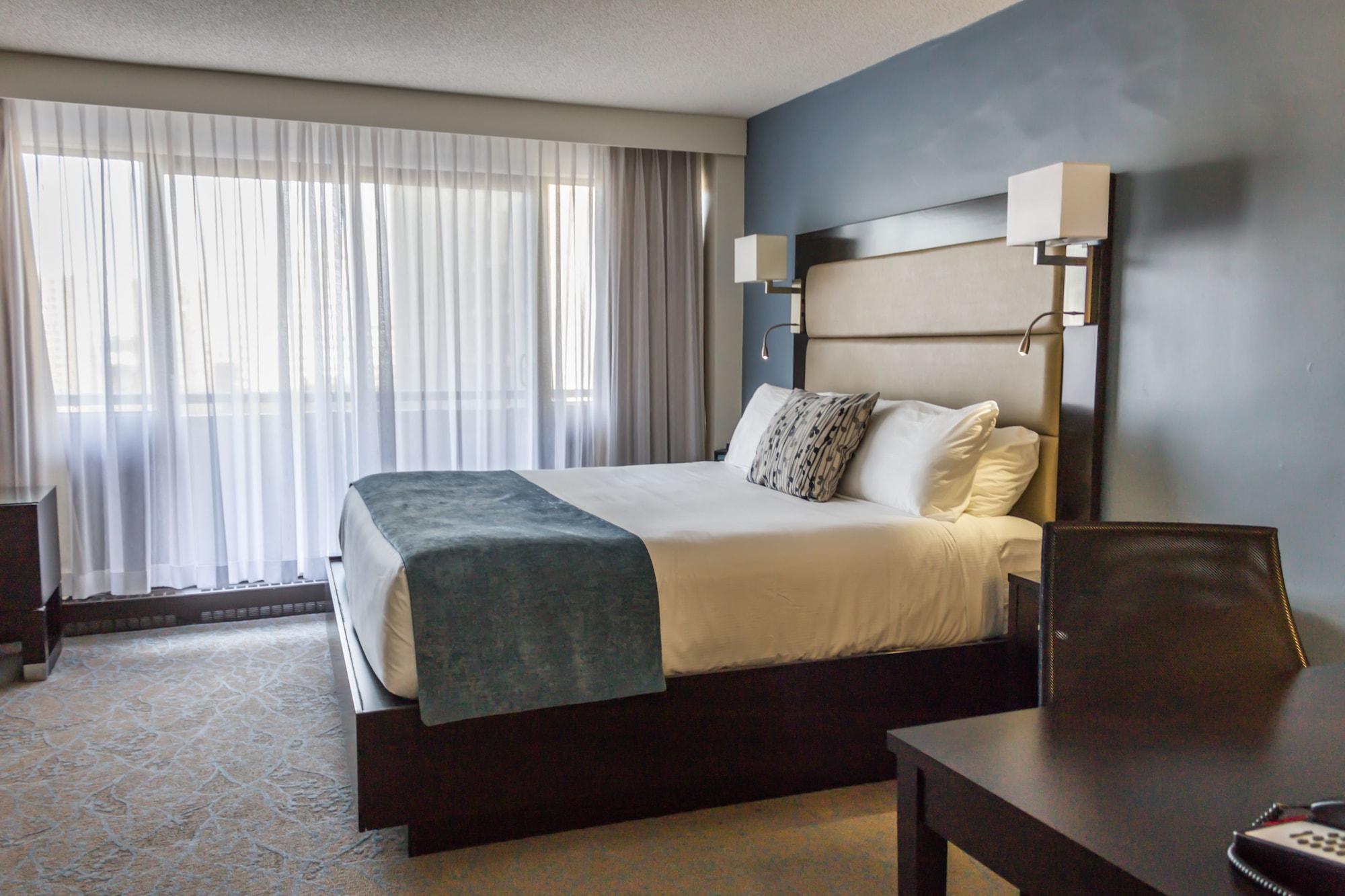 Ottawa Embassy Hotel & Suites Екстериор снимка