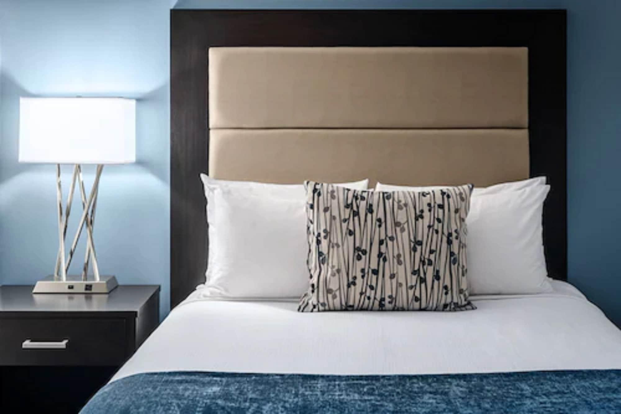 Ottawa Embassy Hotel & Suites Екстериор снимка