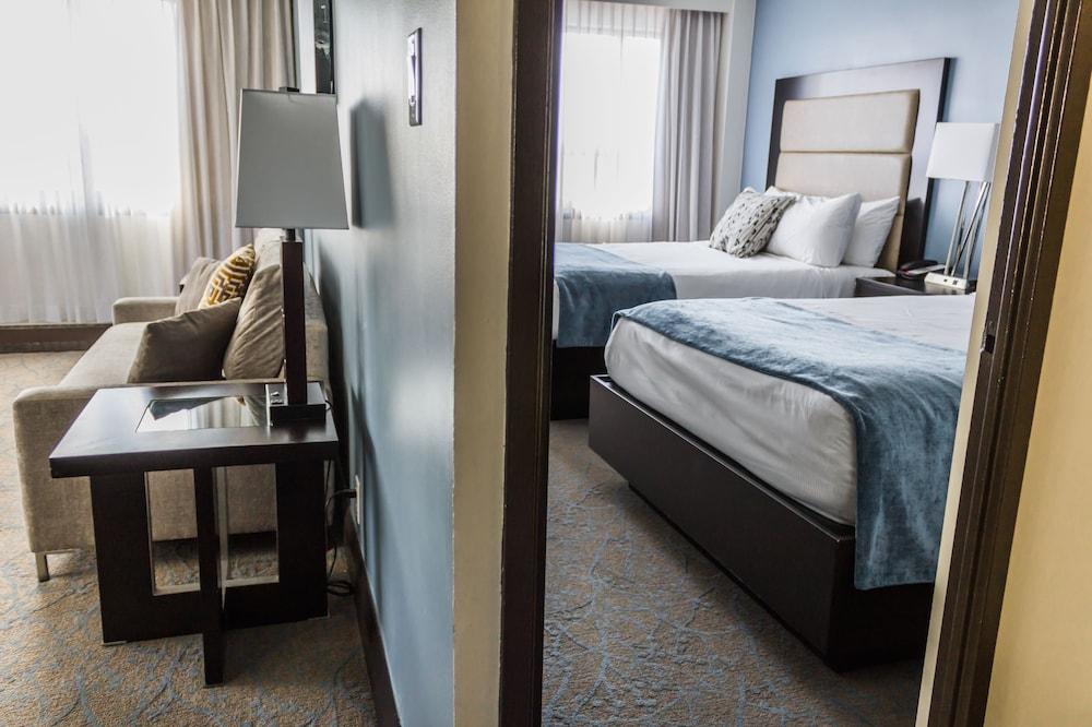 Ottawa Embassy Hotel & Suites Екстериор снимка