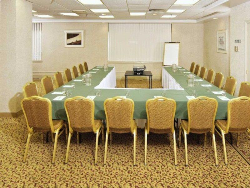 Ottawa Embassy Hotel & Suites Екстериор снимка