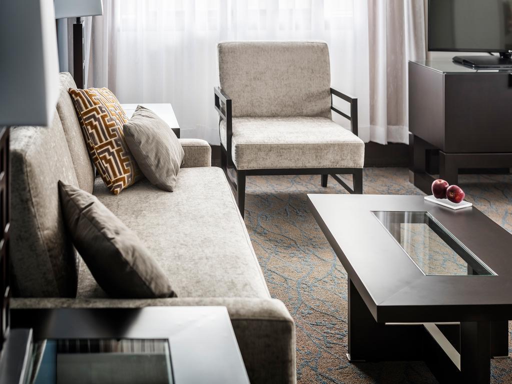 Ottawa Embassy Hotel & Suites Екстериор снимка