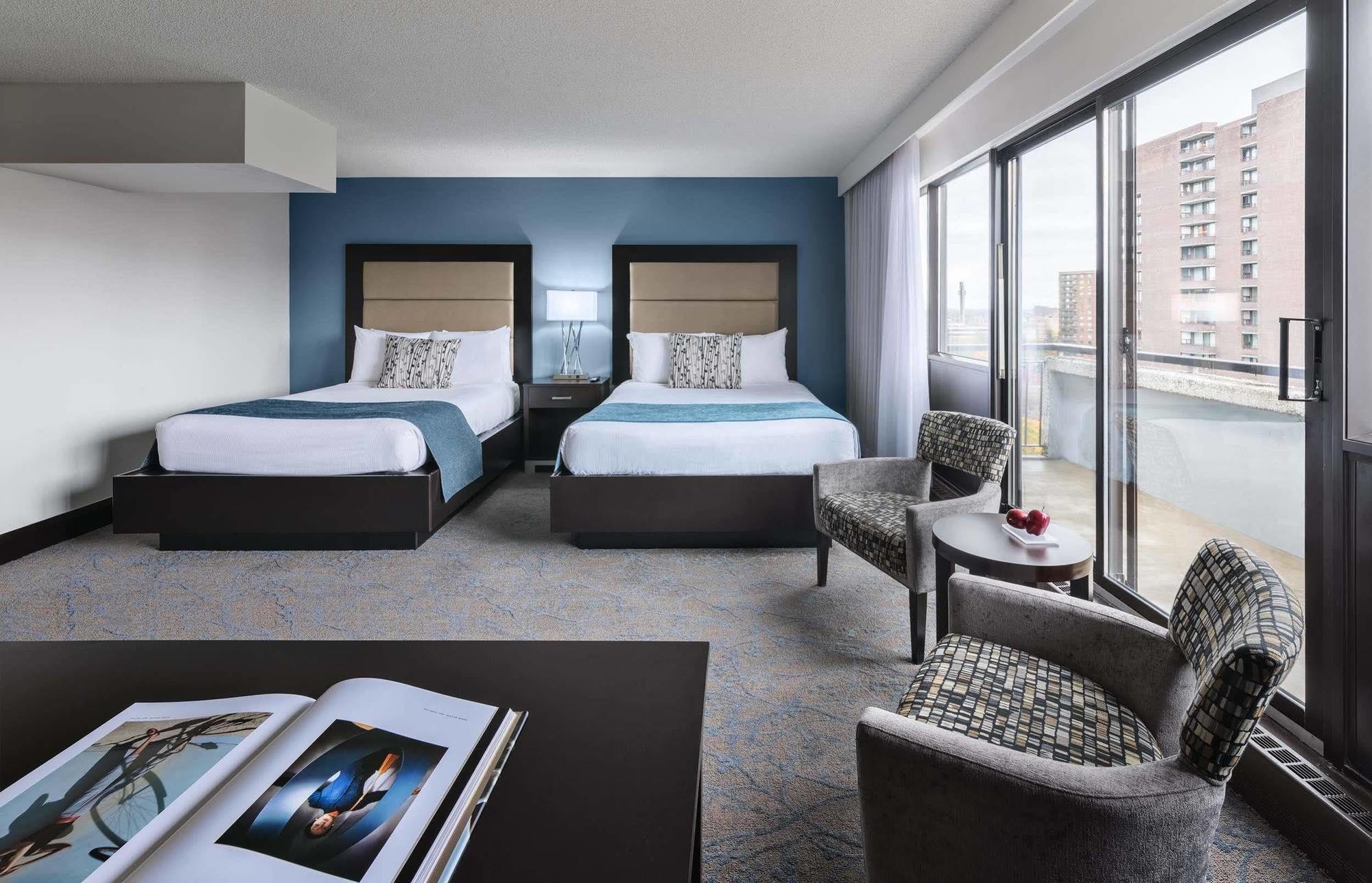 Ottawa Embassy Hotel & Suites Екстериор снимка