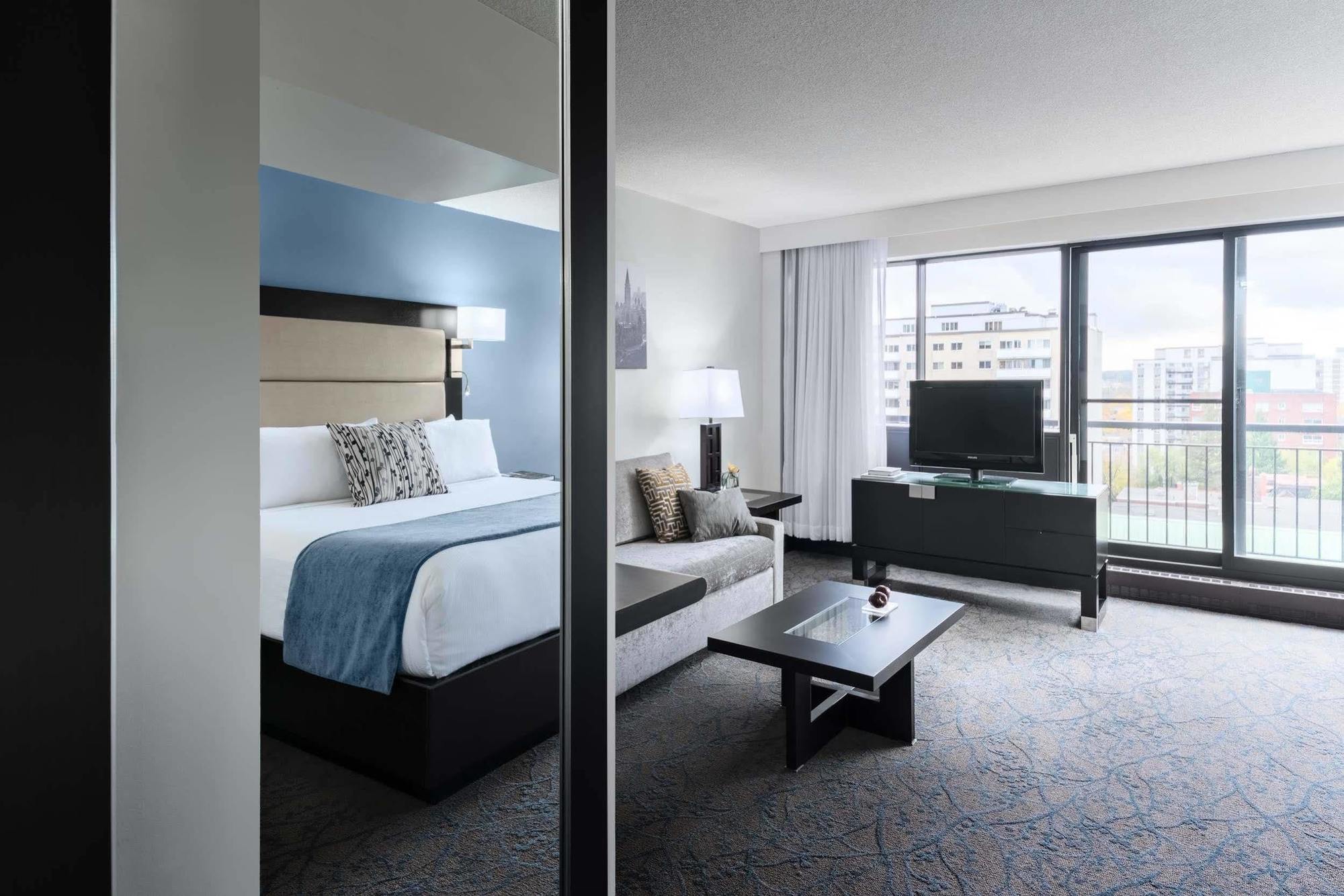 Ottawa Embassy Hotel & Suites Екстериор снимка
