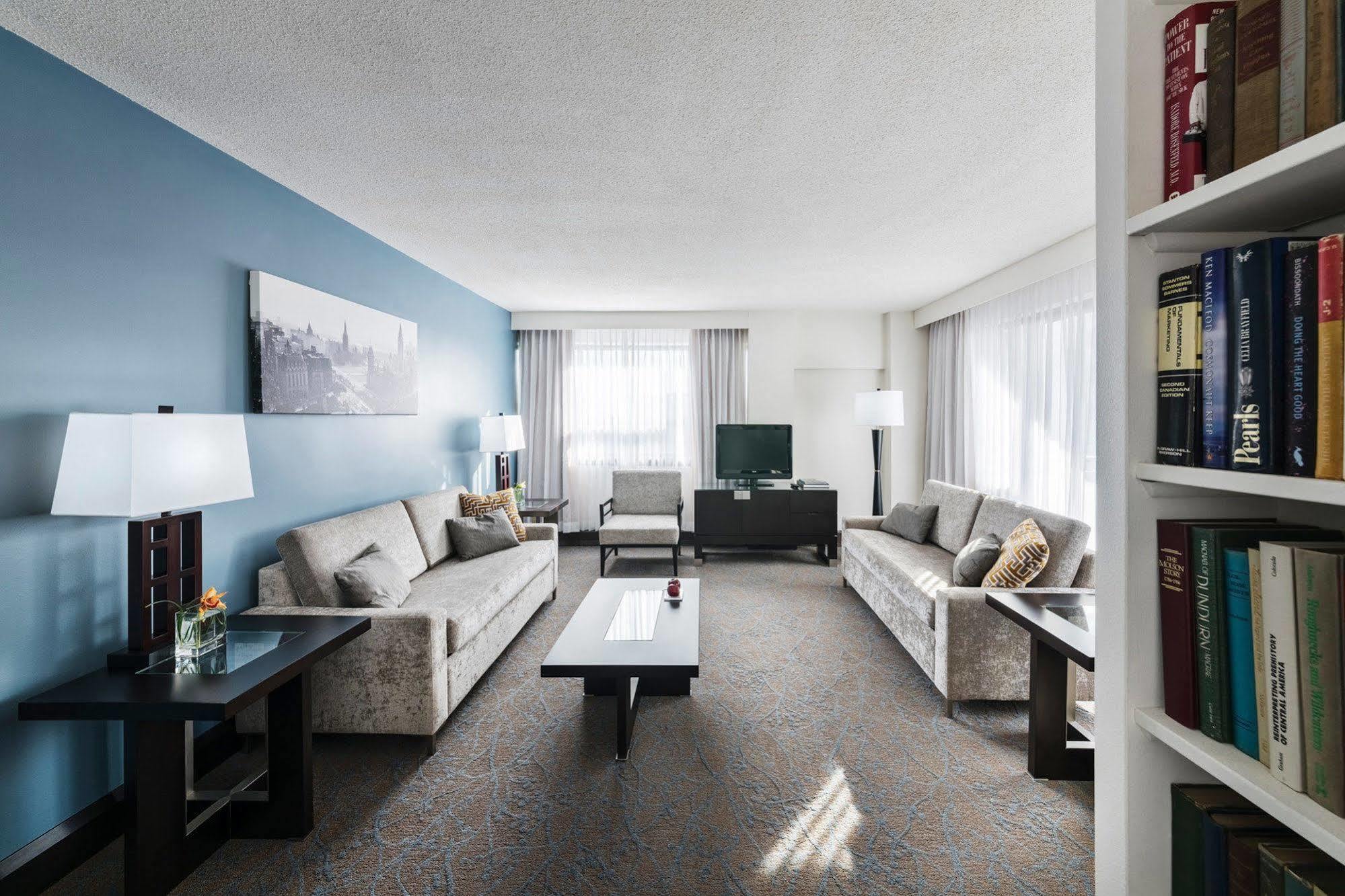 Ottawa Embassy Hotel & Suites Екстериор снимка