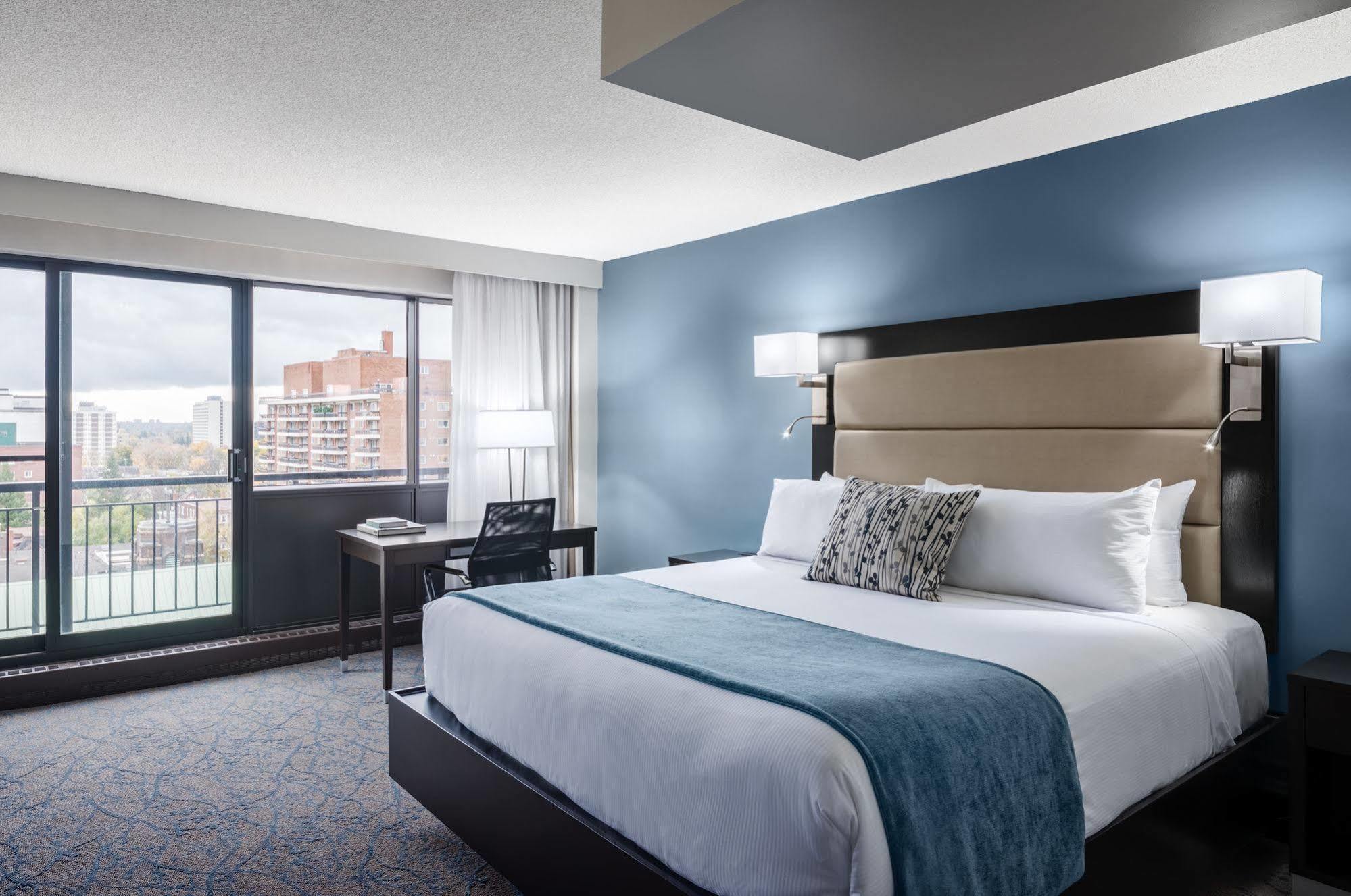 Ottawa Embassy Hotel & Suites Екстериор снимка