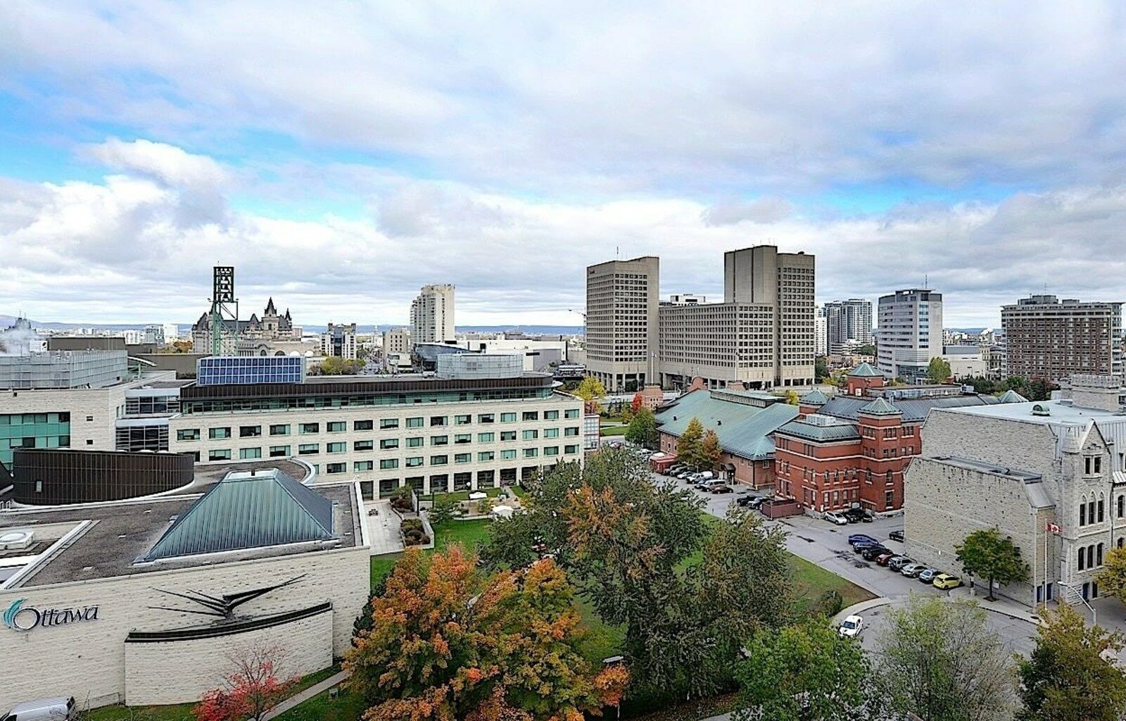 Ottawa Embassy Hotel & Suites Екстериор снимка