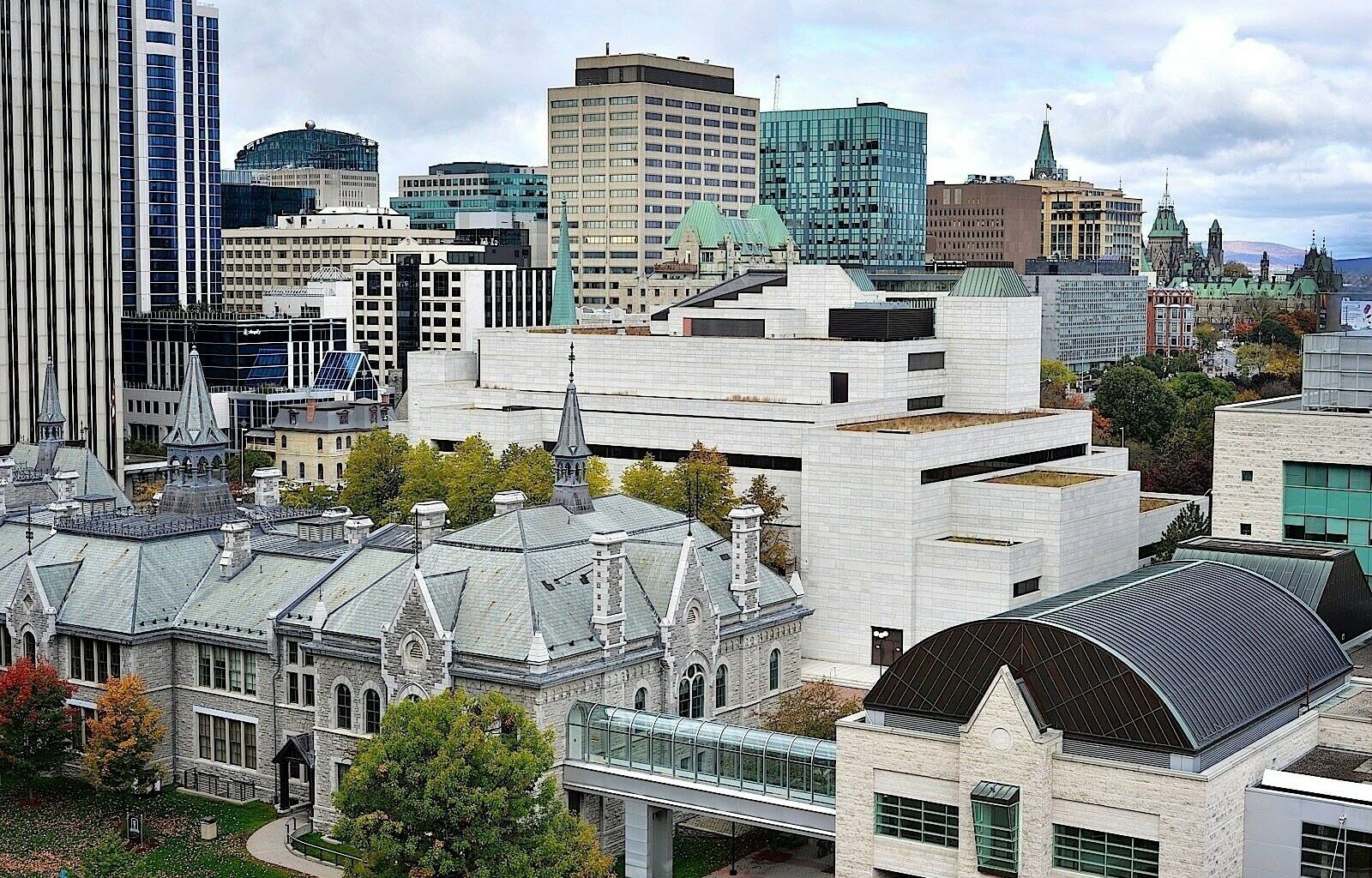 Ottawa Embassy Hotel & Suites Екстериор снимка