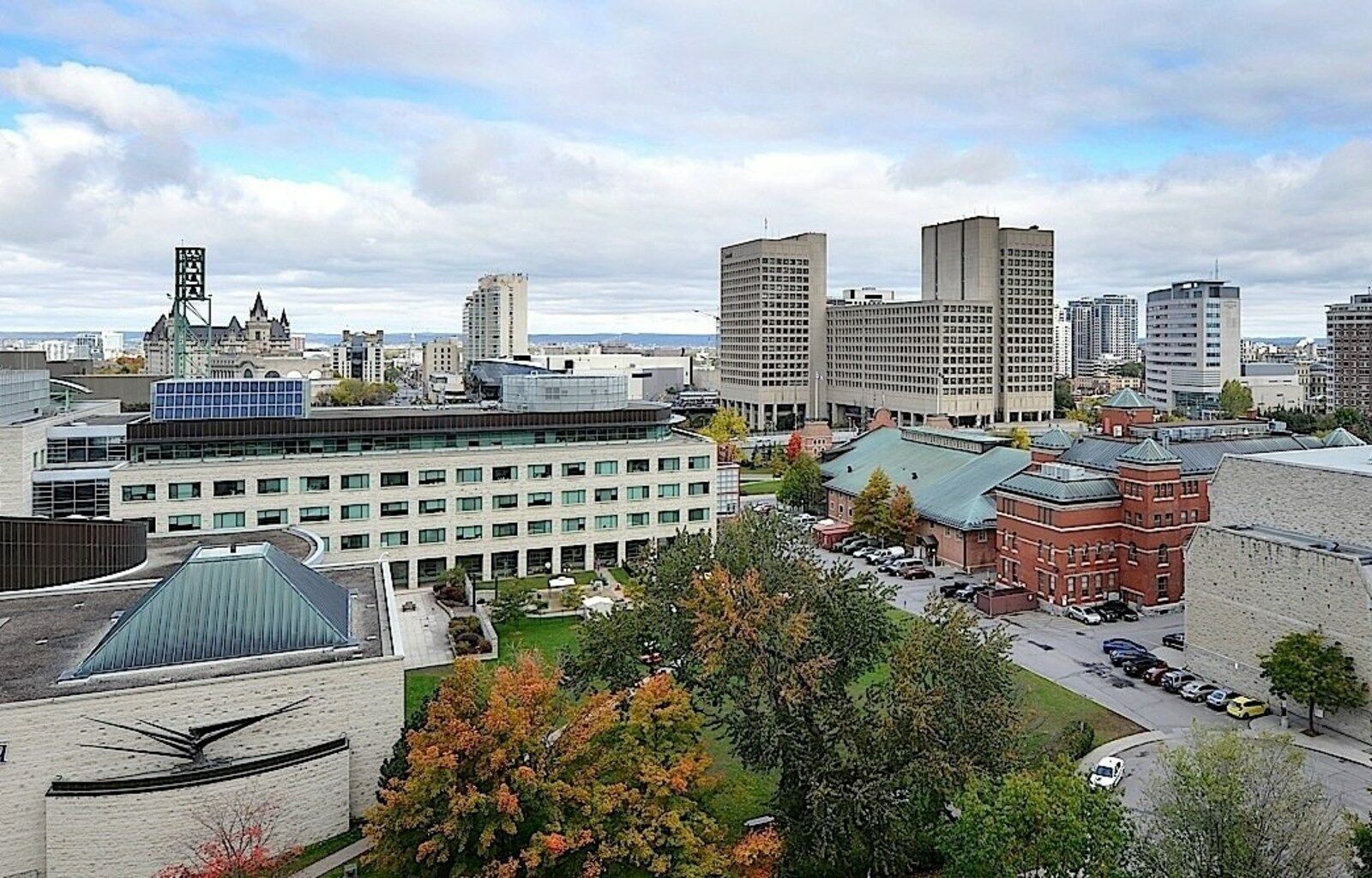 Ottawa Embassy Hotel & Suites Екстериор снимка