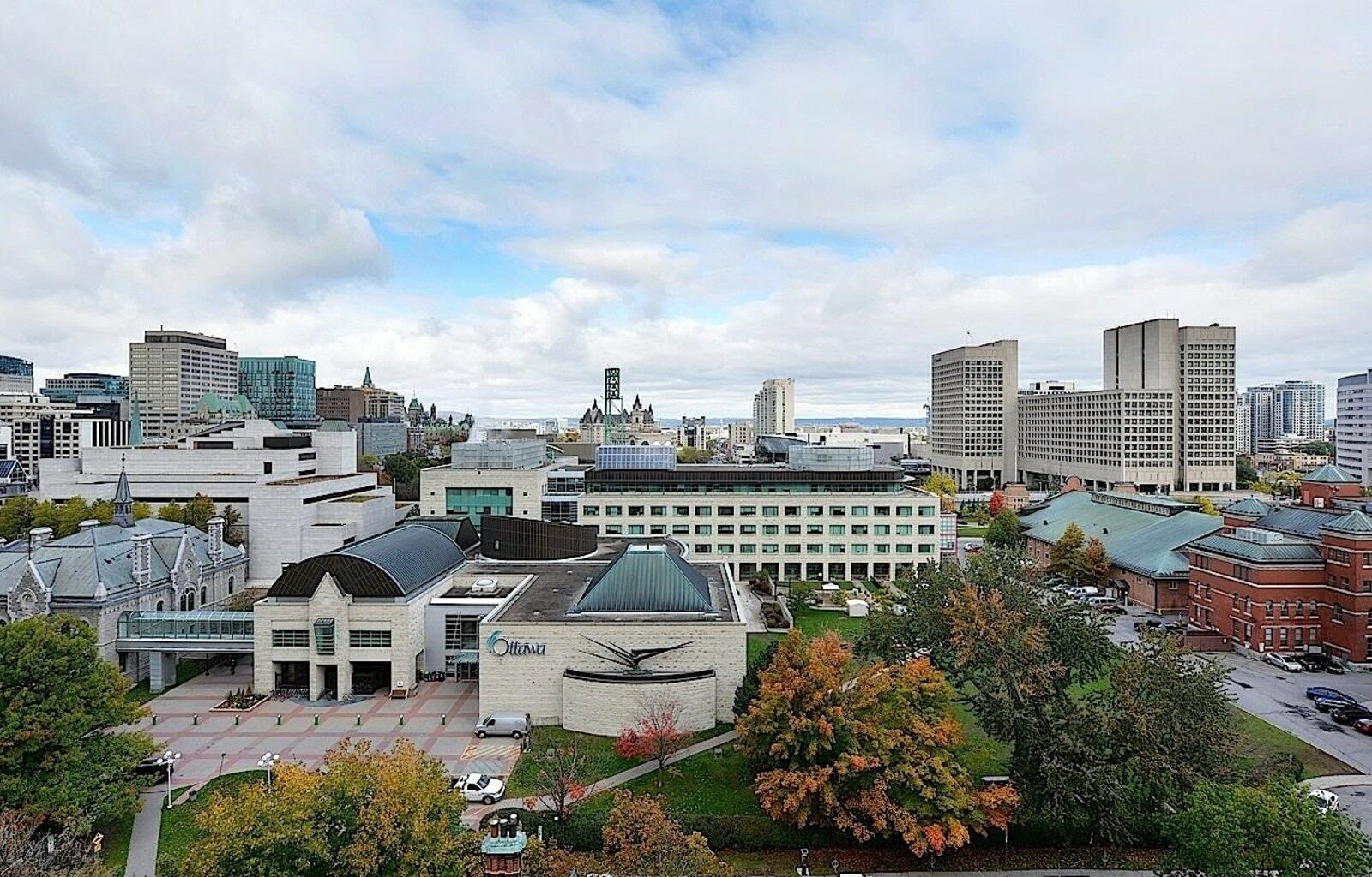 Ottawa Embassy Hotel & Suites Екстериор снимка