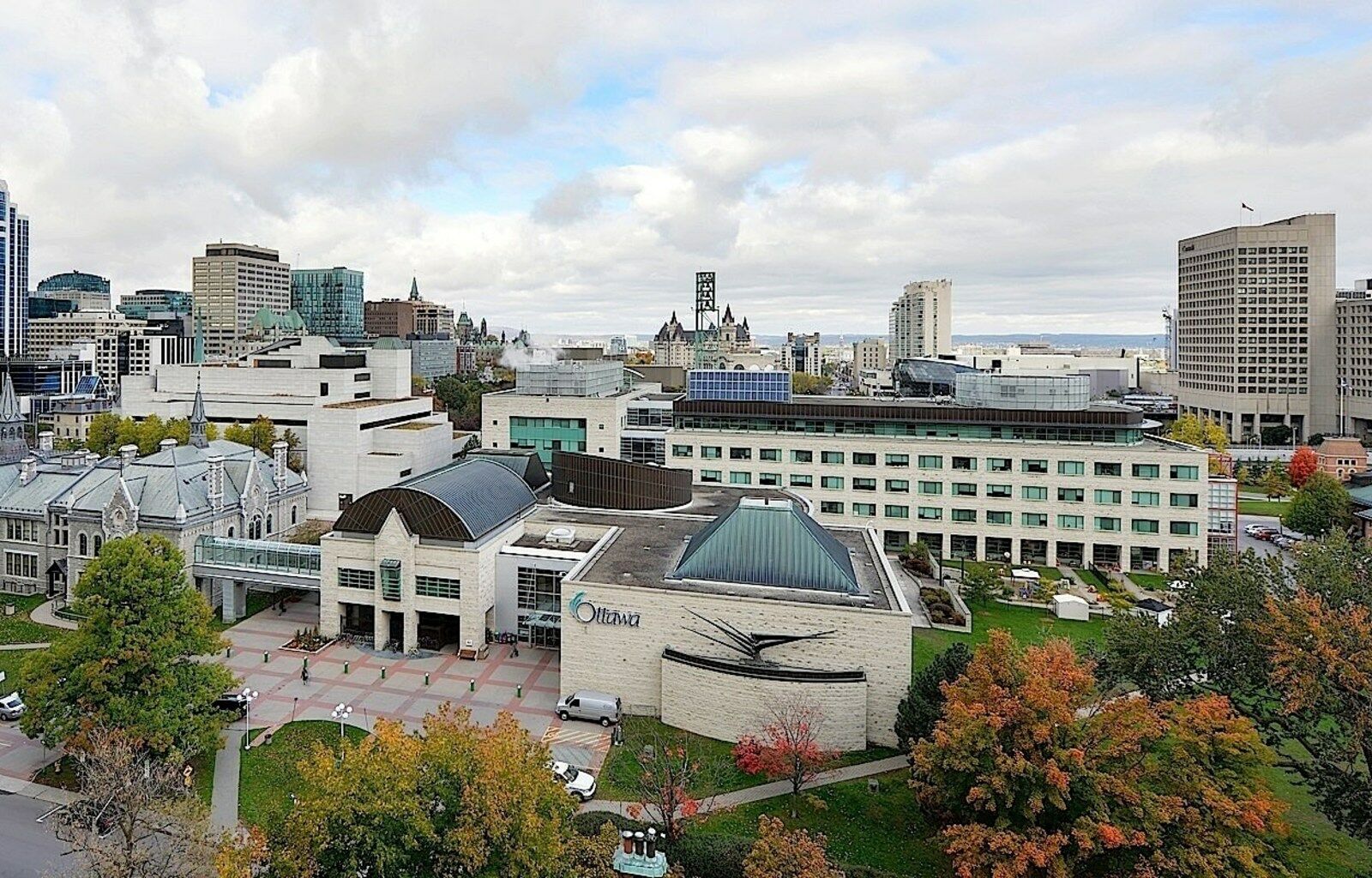 Ottawa Embassy Hotel & Suites Екстериор снимка
