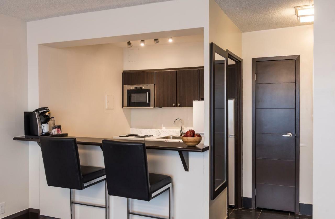 Ottawa Embassy Hotel & Suites Екстериор снимка