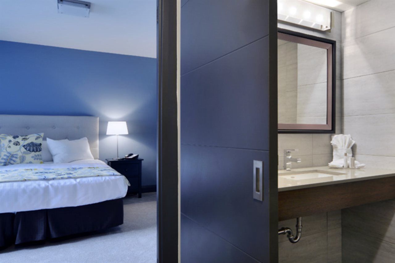 Ottawa Embassy Hotel & Suites Екстериор снимка